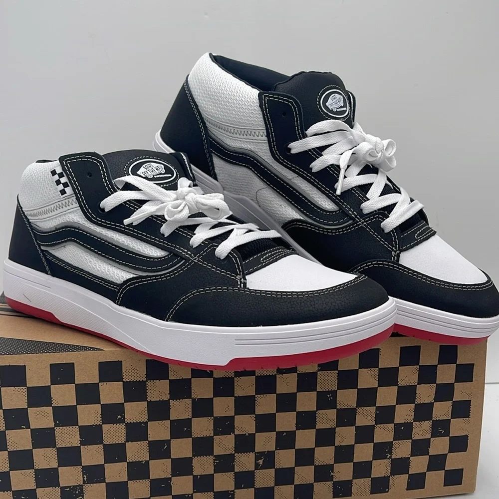 Vans Men’s Zahba Mid Black/White/Red
VN000CBSBWT Sneakers - Picture 4 of 16